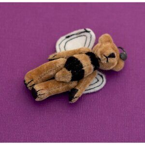 Vintage Bee Bear Brooch - Q26